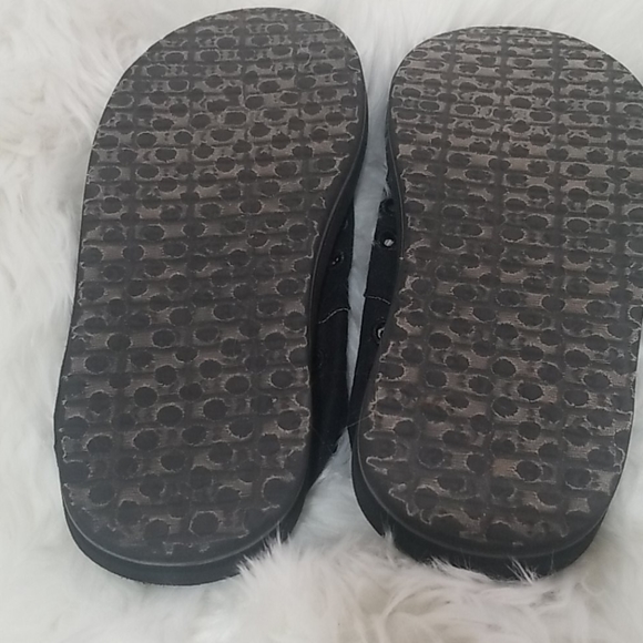 Sanuk Men's all black slip ons canvas 7 new - Picture 2 of 4